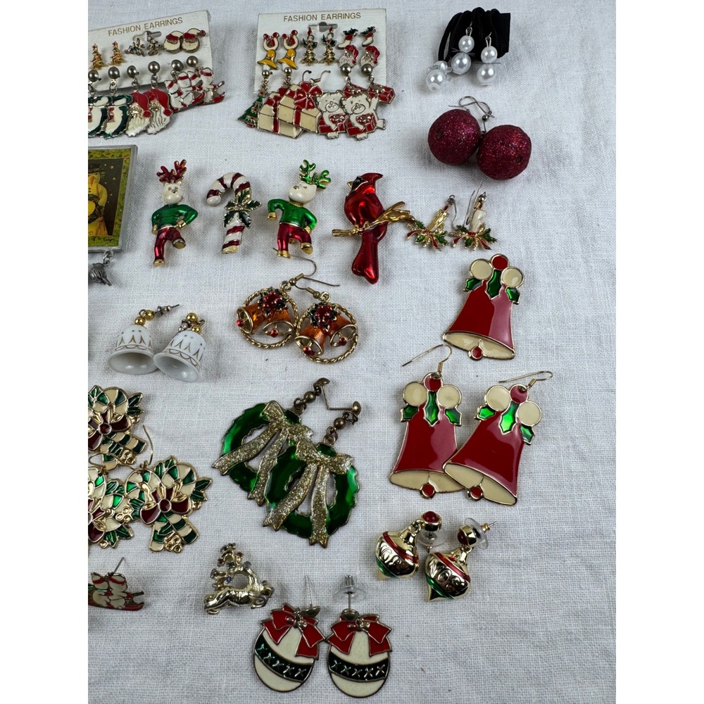 Vintage Christmas Jewelry Lot Enamel Rhinestone Santa Brooches Pins Earrings Box - Picture 4 of 8